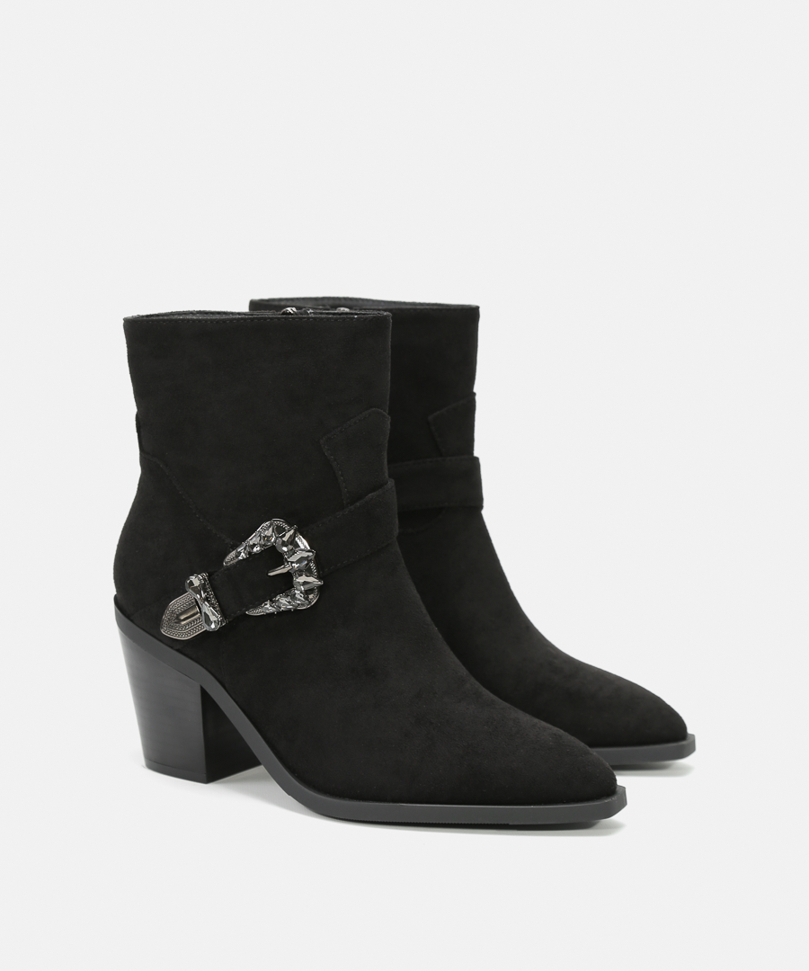 Botines cowboy tac&oacute;n hebilla joya image number null